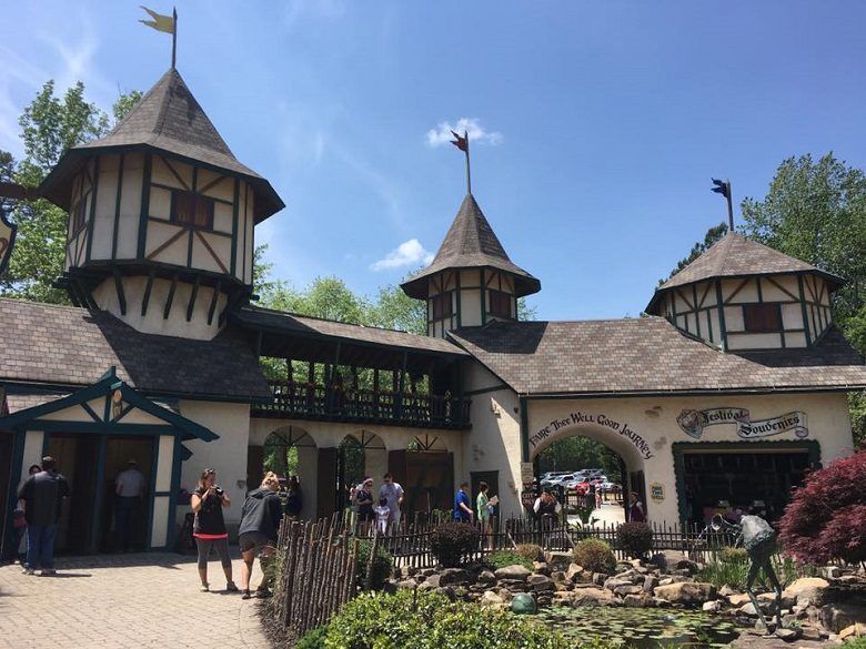 How to Have a Rollicking Good Time at the Renaissance Festival