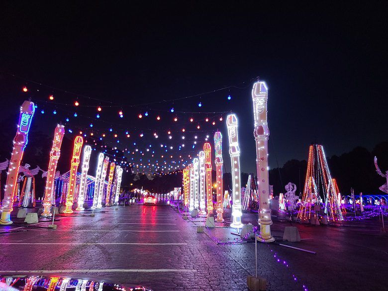 World of Illumination Rockin' Christmas Review